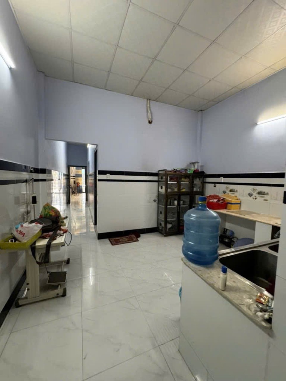 Nhà vuông đẹp Sân rộng 102m2 – Đặng Thúc Vịnh HM - Ảnh 2